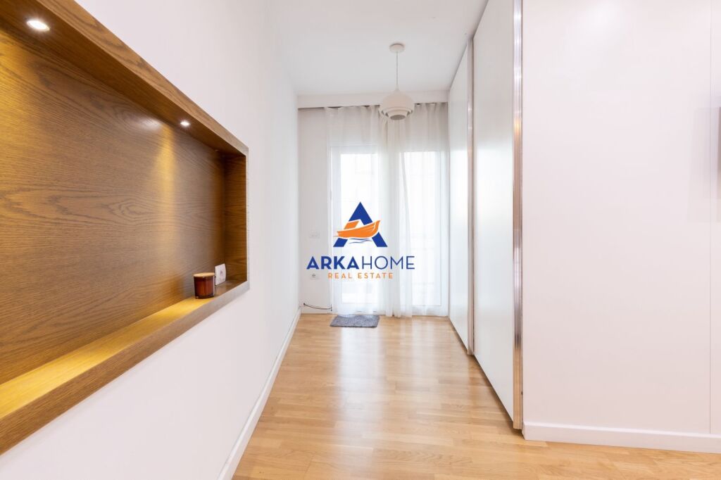 SHITET APARTAMENT 2+1+BALLKON "ZOGU I ZI" 260.000 EURO