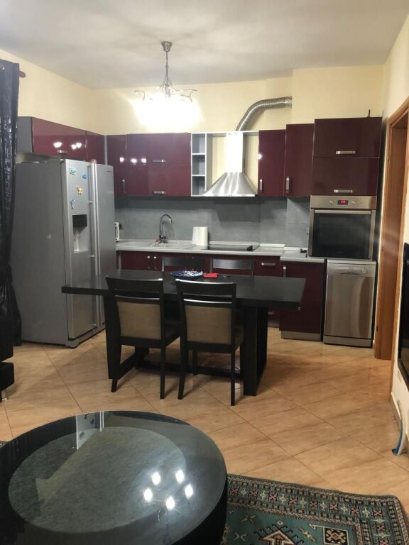 Jepet Me Qera Apartament 1+1+1 Ballkon