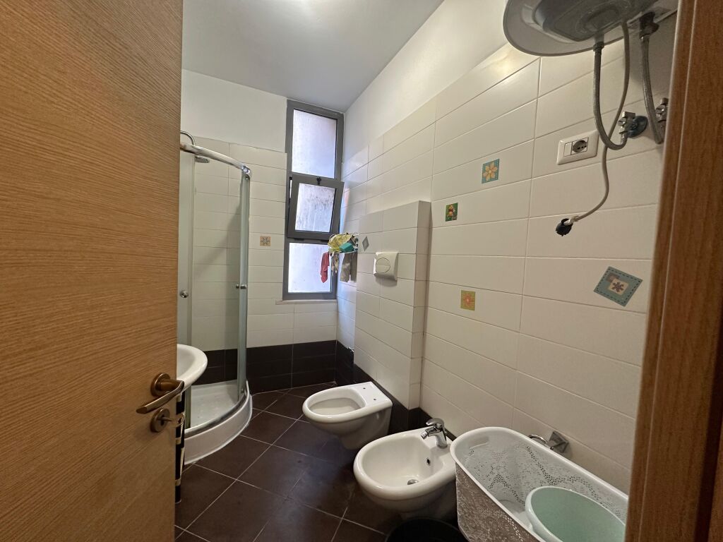 Jepet me qira apartament 1+1