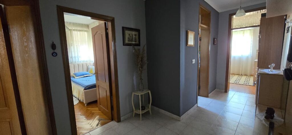 🏡 Appartamento 2+1 in Vendita  📍 Rruga e Dibrës, Medrese💶 Prezzo: 184.000 € (2.000 €/m²)