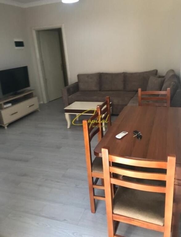 APARTAMENT ME QIRA 1+1 ISH TREGU ELEKTRIK 40.000 LEKE