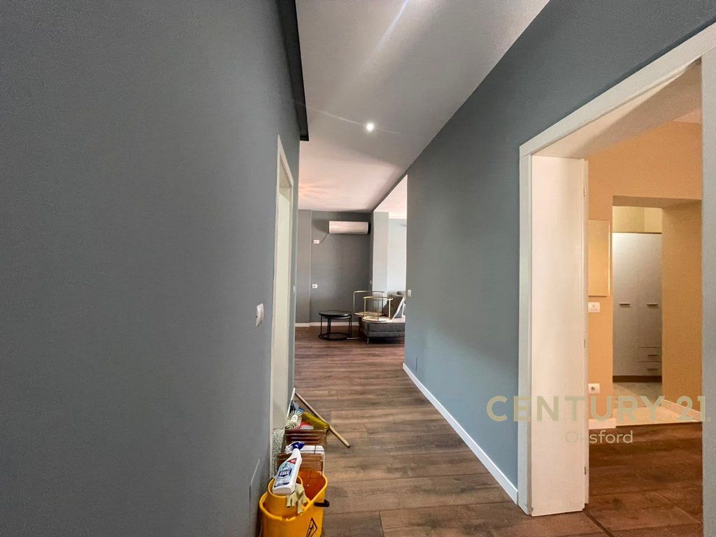 APARTAMENT PËR QIRA 2+1+2+POST PARKIMI TE KOPSHTI BOTANIK!