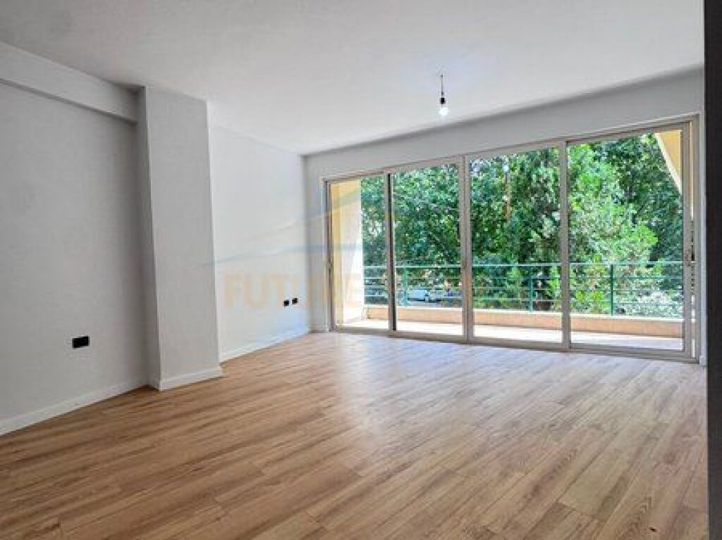 Shitet, Apartament 2+1+2, Don Bosko, Tiranë