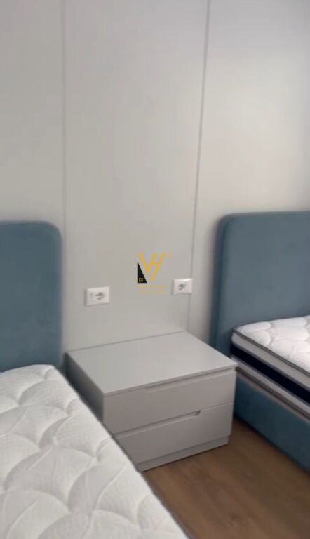 JEPET APARTAMENT 2+1+2+BLK ME QERA TE UJI I FTOHTE, VLORE 1.350 EURO
