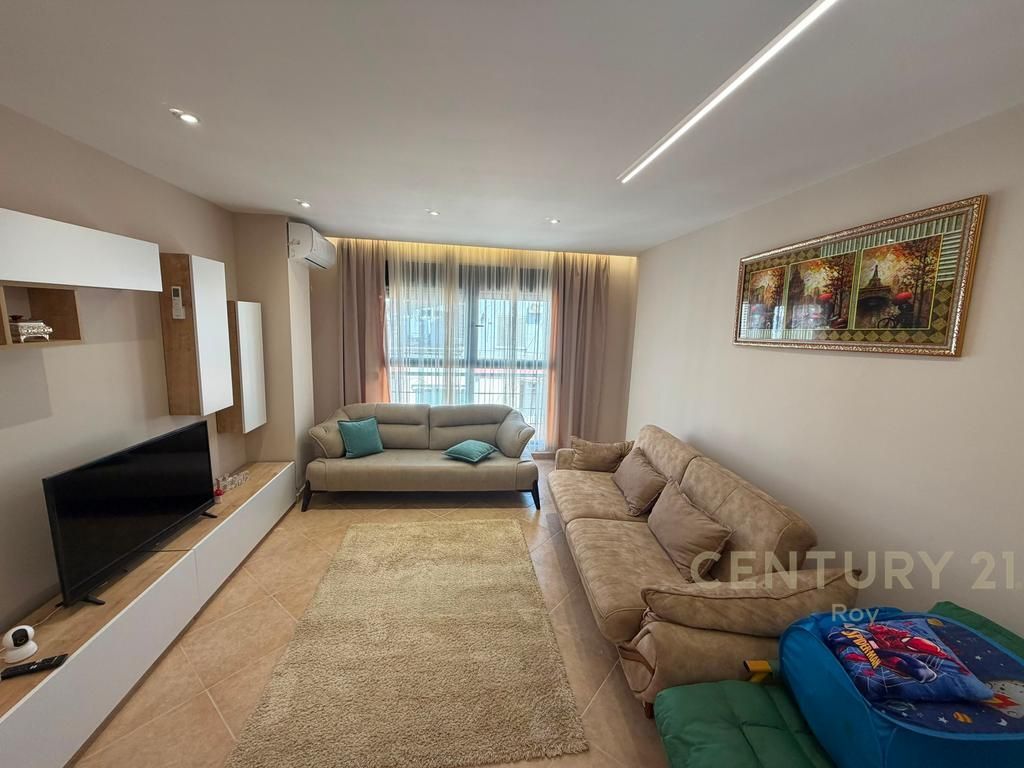 SHITET APARTAMENT 1+1 NE VIJEN E PARE ME DETIN !
