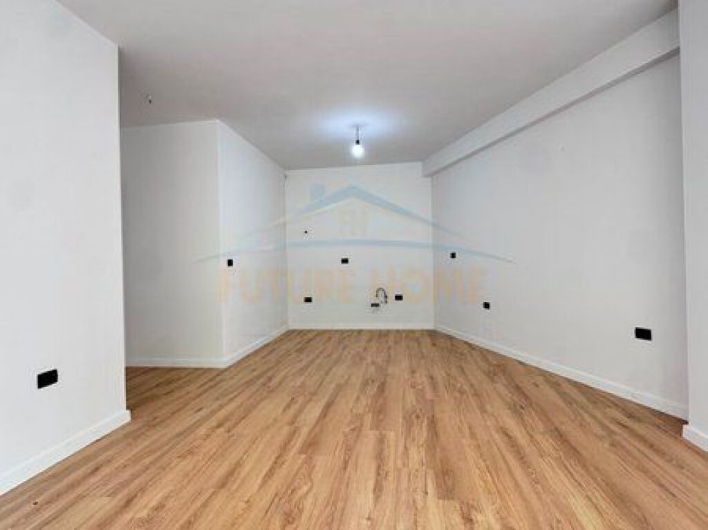 Shitet, Apartament 2+1+2, Don Bosko, Tiranë