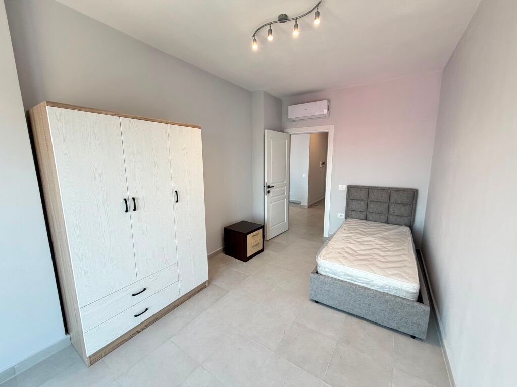 Jepet me qera apartament 2+1 + Post Parkimi Ne Porcelan
