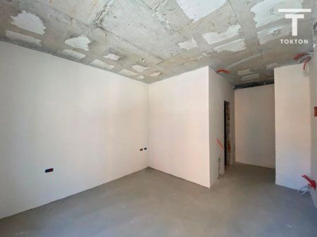 QIRA, AMBIENT BIZNESI, WHITE PALACE RESIDENCE, PASKUQAN