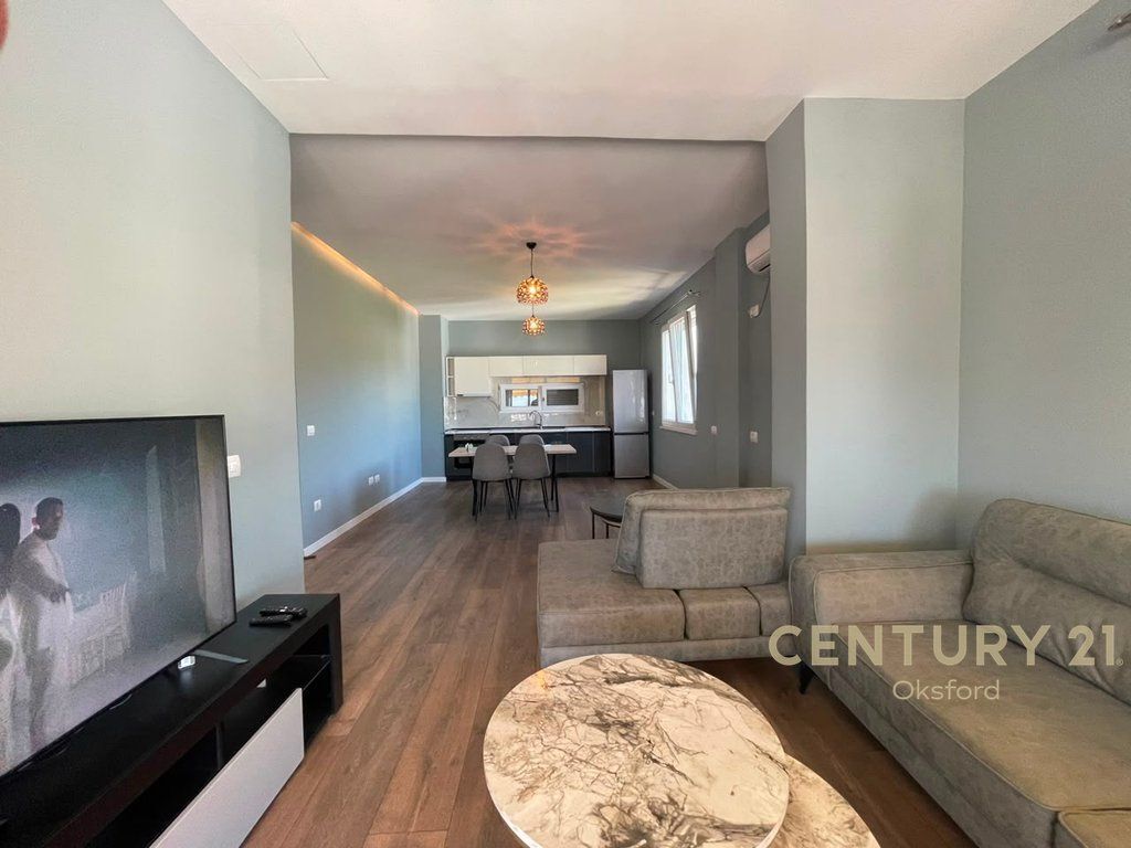 APARTAMENT PËR QIRA 2+1+2+POST PARKIMI TE KOPSHTI BOTANIK!