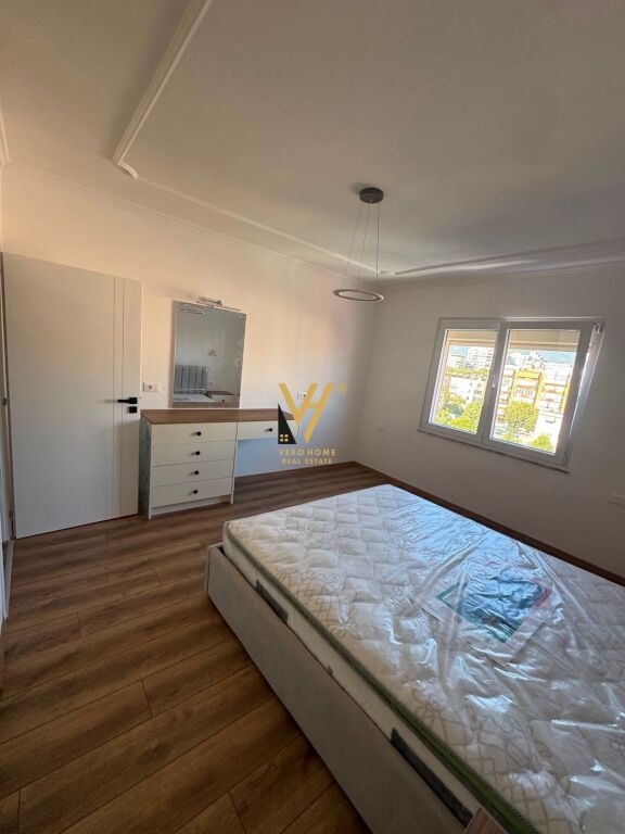 JEPET APARTAMENT 1+1 ME QERA NE VASIL SHANTO 550 EURO