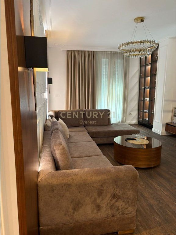 FOLEJA E GJELBER, APARTMENT 3+1+2 P.PARKING FOR RENT