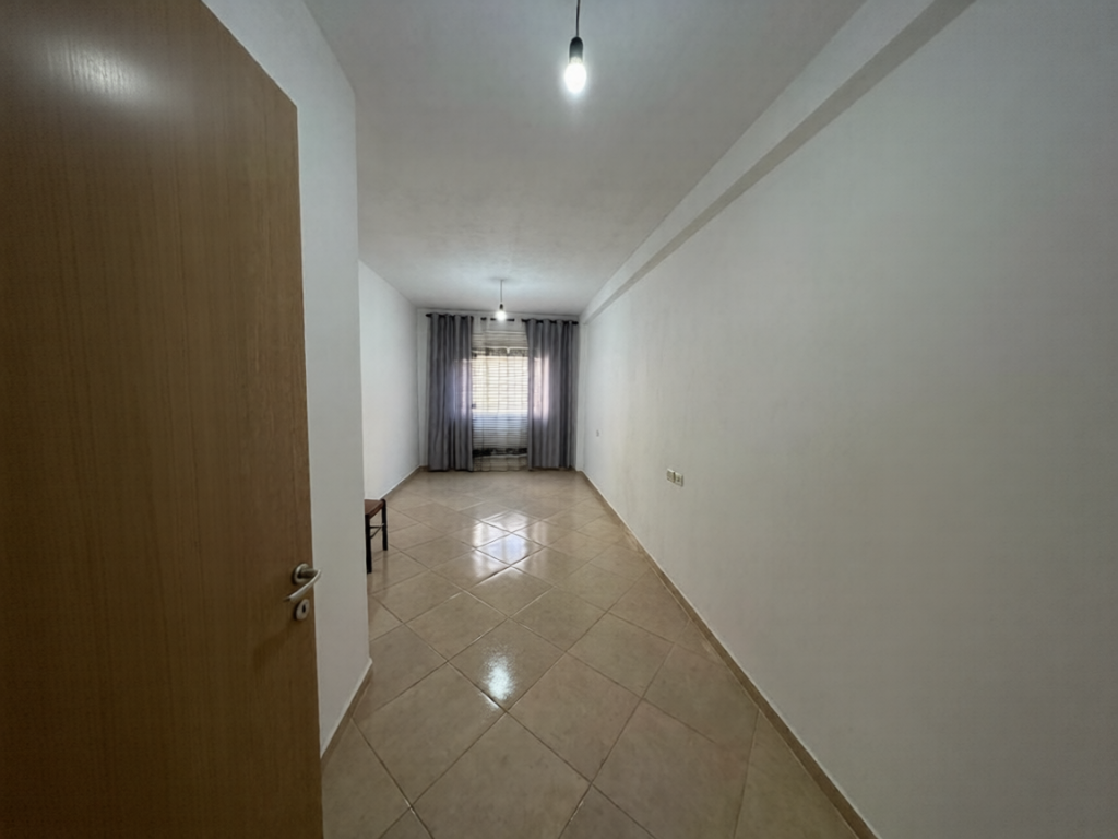 Apartament 3+1+2 me Qira - Misto Mame