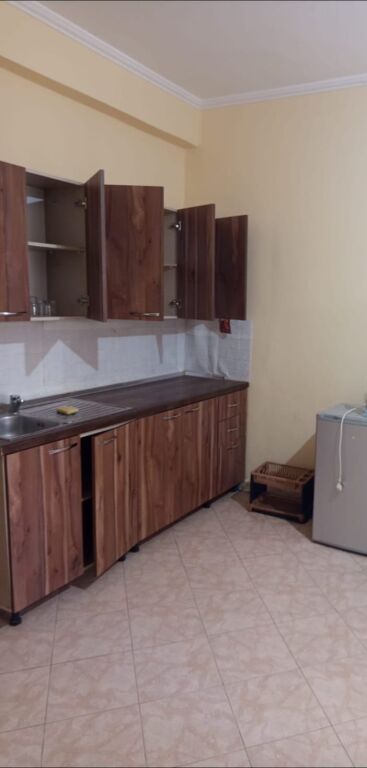 GARSIONERE 21000 LEKE DHE APARTAMENT 1+1. 23000 LEKE.RRUGA 5 MAJI