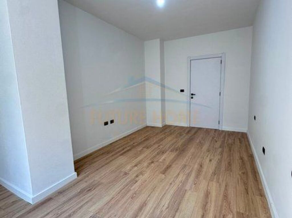 Shitet, Apartament 2+1+2, Don Bosko, Tiranë