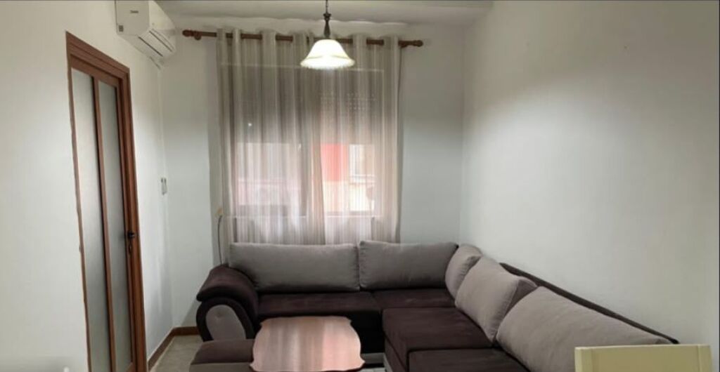 1+1 in affitto/ vendita a Myslym Shyr 50 m2 palazzo con ascensore