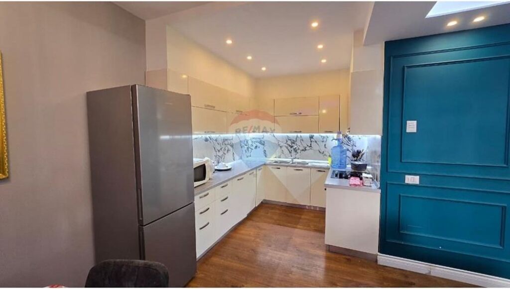 Appartamento 2+1 con super veranda in vendita a Yzberisht
