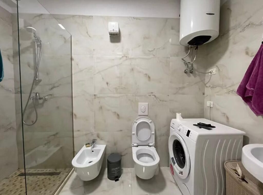 2+1 apartment for sale at Kika 2 near Komuna e Parisit.