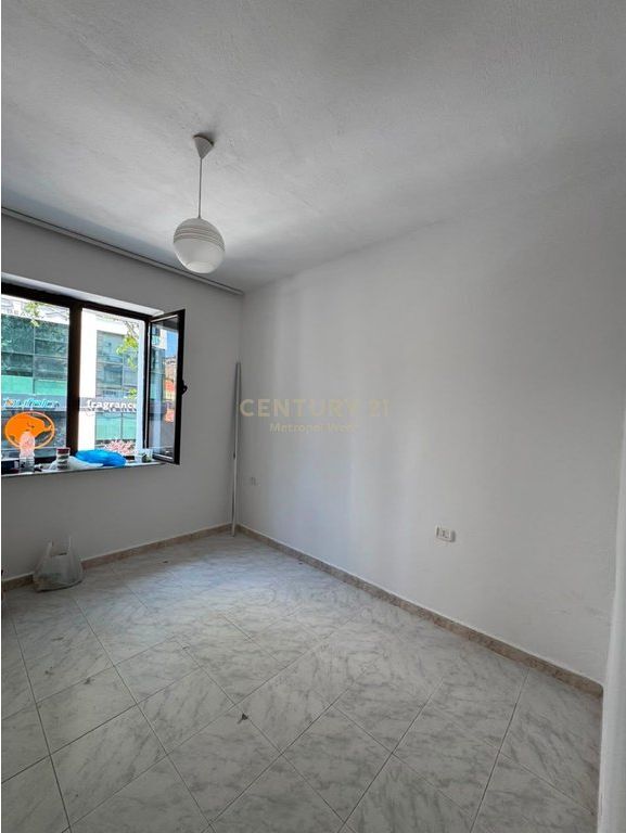 Ambient Zyrash për Qira në Myslym Shyr 800 € /Muaj