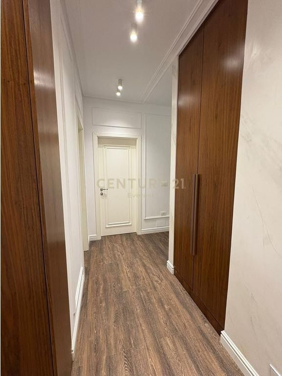 FOLEJA E GJELBER, APARTMENT 3+1+2 P.PARKING FOR RENT