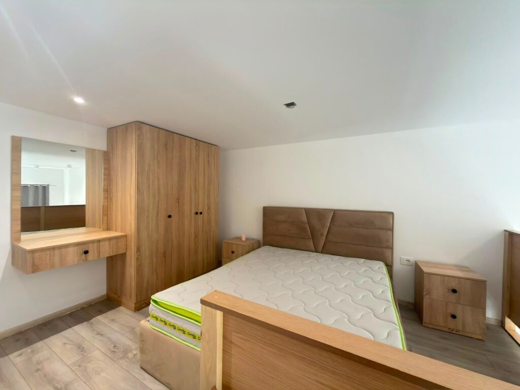 Appartamento duplex in affitto a Golden Park