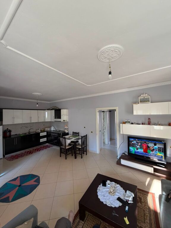 Qera | Shtëpi private 3 + 1 | Selitë | 400 €/muaj
