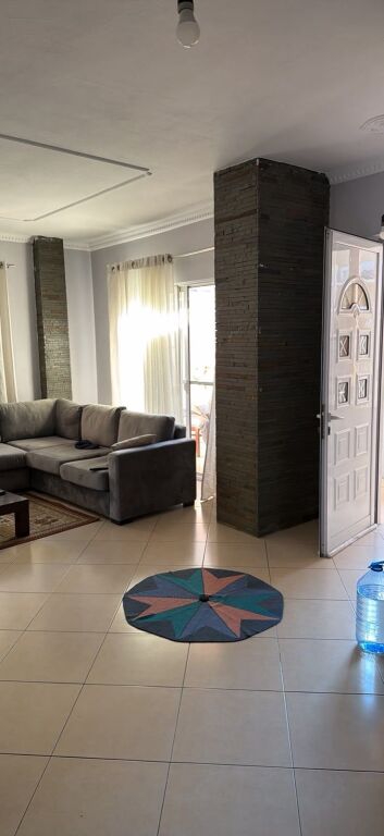 Qera | Shtëpi private 3 + 1 | Selitë | 400 €/muaj