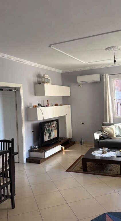 📌 JEPET ME QERA SHTËPI PRIVATE 3+1 – SELITE