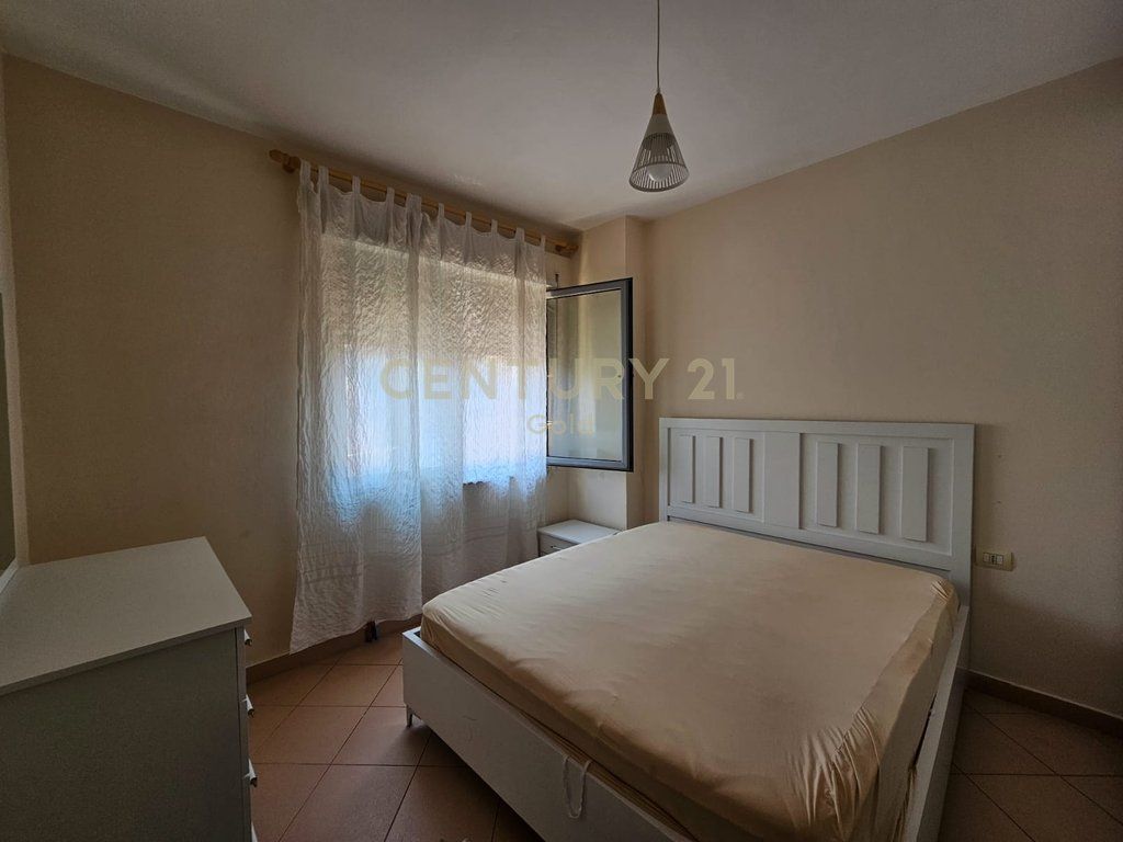 JEPET ME QERA APARTAMENT 2+1+2 TUALETE PRANE RRUGES SE BARRIKADAVE!