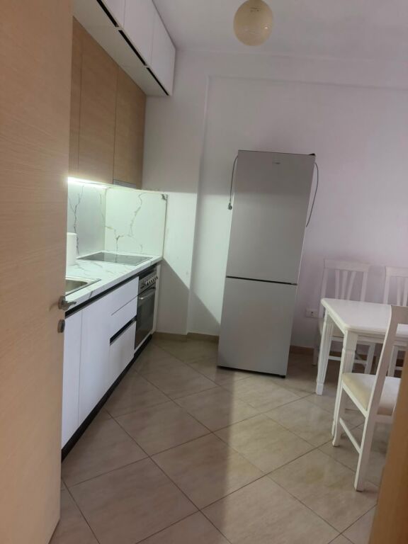 For rent Apartment 2+1, Astir Boulevard near Optika Luani 450 thousand old lek