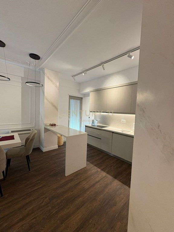 FOLEJA E GJELBER, APARTMENT 3+1+2 P.PARKING FOR RENT
