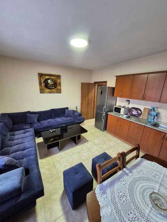 Jepet me qira apartament 1+1, ne Laprake , tek Blloku Gintash , perballe shkolles Aleks Buda.