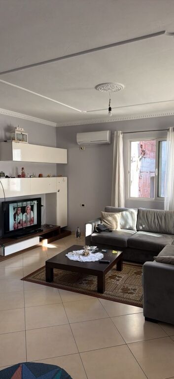 Qera | Shtëpi private 3 + 1 | Selitë | 400 €/muaj