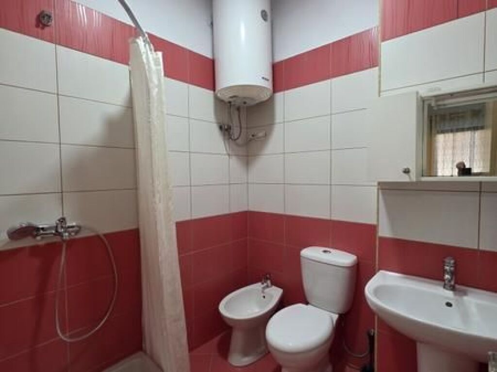 Disponiamo di un appartamento 2+1+2, in affitto vicino a Ozone.