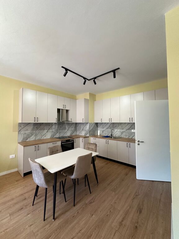 Apartament 1+1+🅿️ në Astir me 50.000 Al