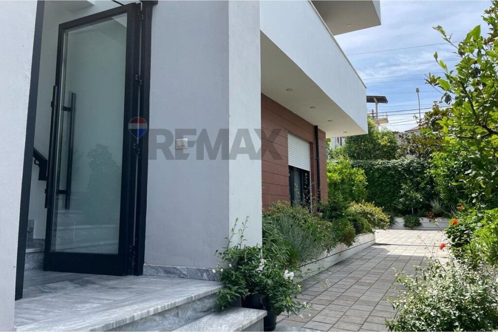 Apartament 3+1 me Qira tek Ish Venue