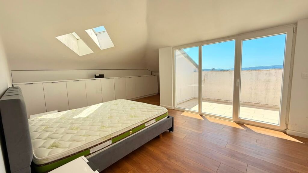 Apartament 2+1 me qira ne Fresk