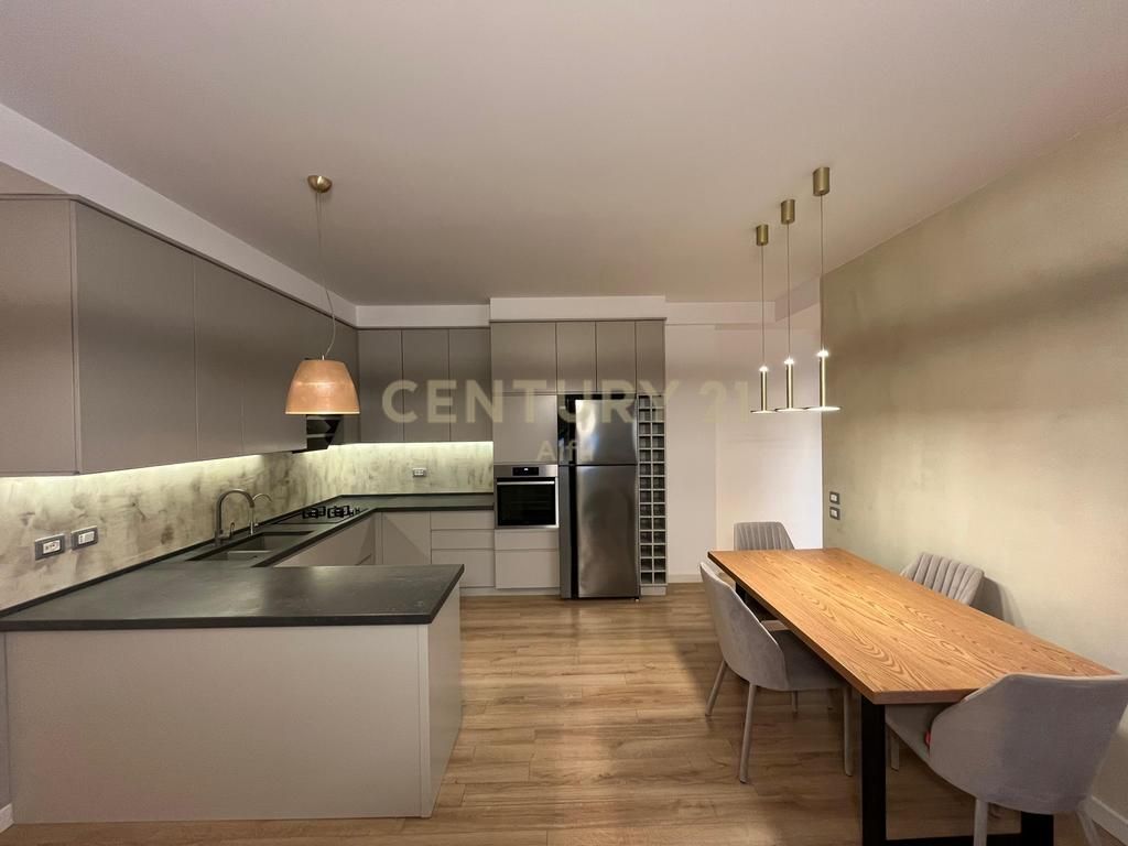 Shitet Apartament 2+1+2 tek Kodra e Diellit 1 – Pranë British School!