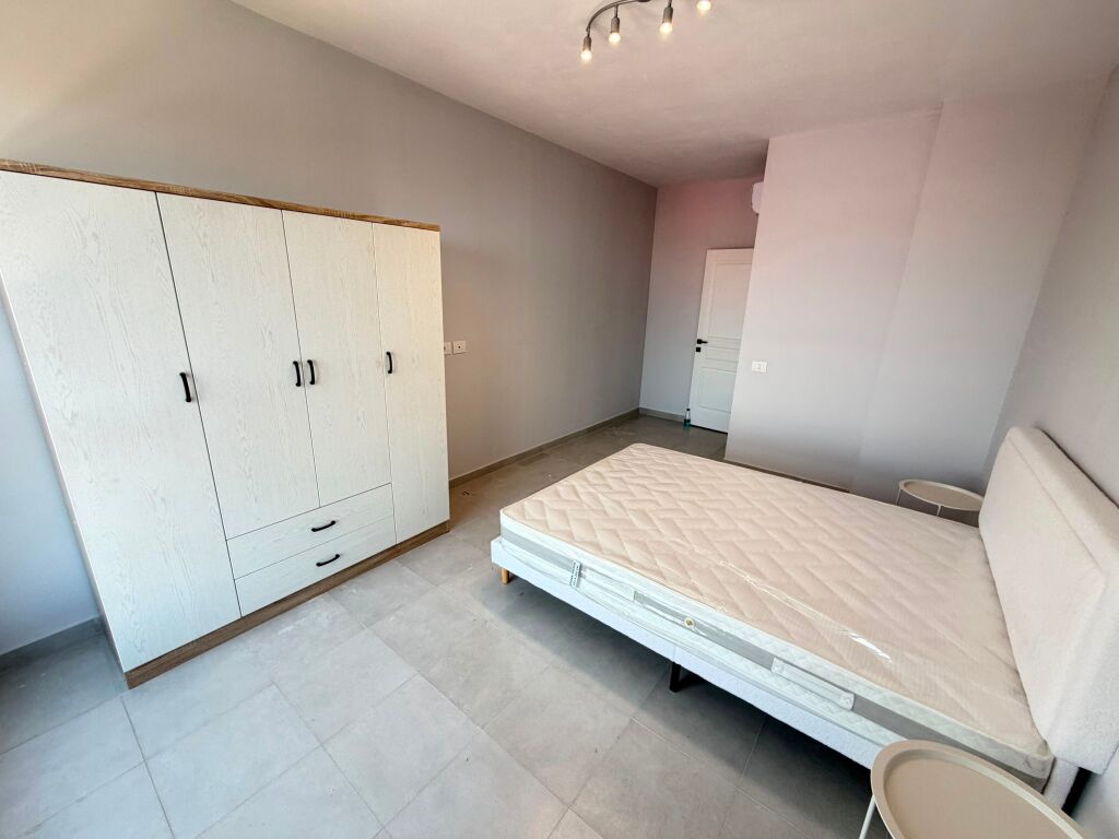 Jepet me qera apartament 2+1 + Post Parkimi Ne Porcelan