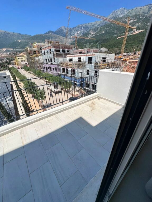 SHITET APARTAMENT 2+1 NE SANTORINI VILLAGE, DHERMI