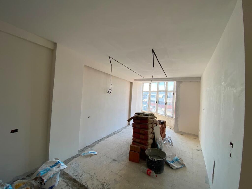 Appartamento 1+1 in Vendita vicino al Bar "Bohem", Unaza e Re, Tirana
