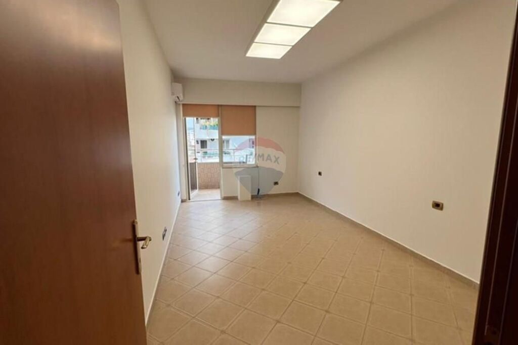 Office for rent, Myslym Shyri