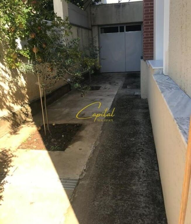 APARTAMENT ME QIRA 1+1 ISH TREGU ELEKTRIK 40.000 LEKE