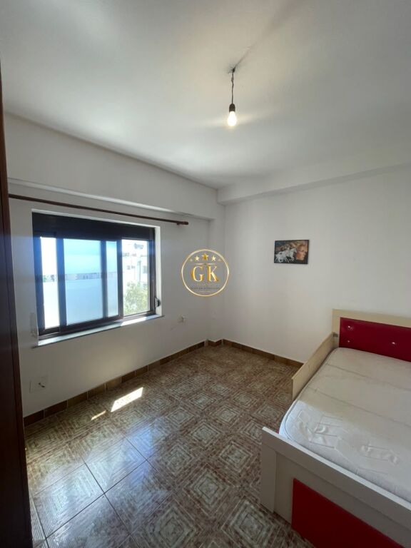 🏡 APARTAMENT ME QERA 2+1 – PRANË UJËSJELLËSIT, DURRËS