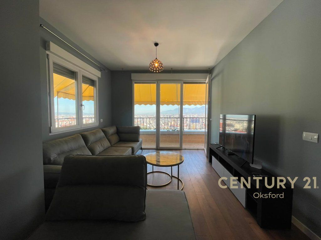 APARTAMENT PËR QIRA 2+1+2+POST PARKIMI TE KOPSHTI BOTANIK!