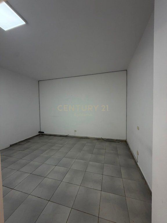 Ambient Biznesi me Qira tek Ish-Rajon, Durrës 500 € /Muaj