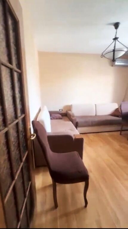 Prane Shkolles se Mesme “Andon Zako Cajupi”jepet me qera apartament 2+1,i mobiluar 50,000Leke    