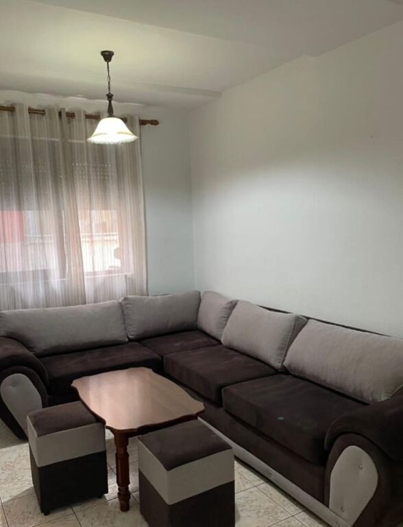 Appartamento 1+1 in affitto, via Myslym Shyr Him Kolli 500 Mila leke