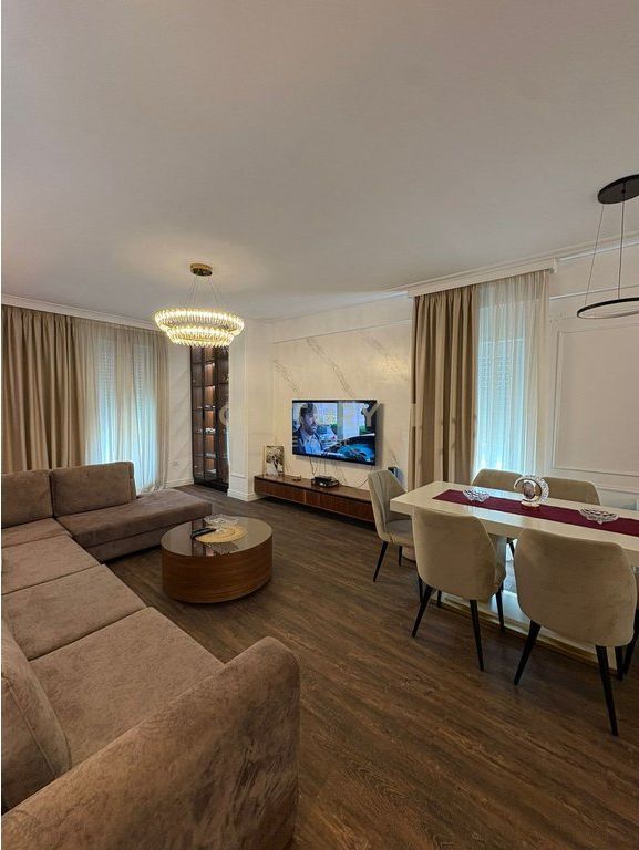 FOLEJA E GJELBER, APPARTAMENTO 3+1+2+2 P.PARCHEGGIO IN AFFITTO 1.500 € /Mese