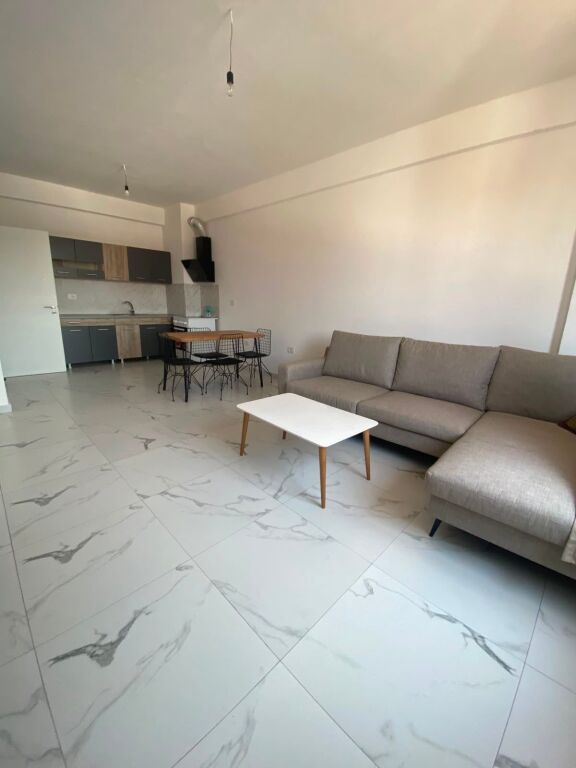 Apartament me qera 1+1 Astir