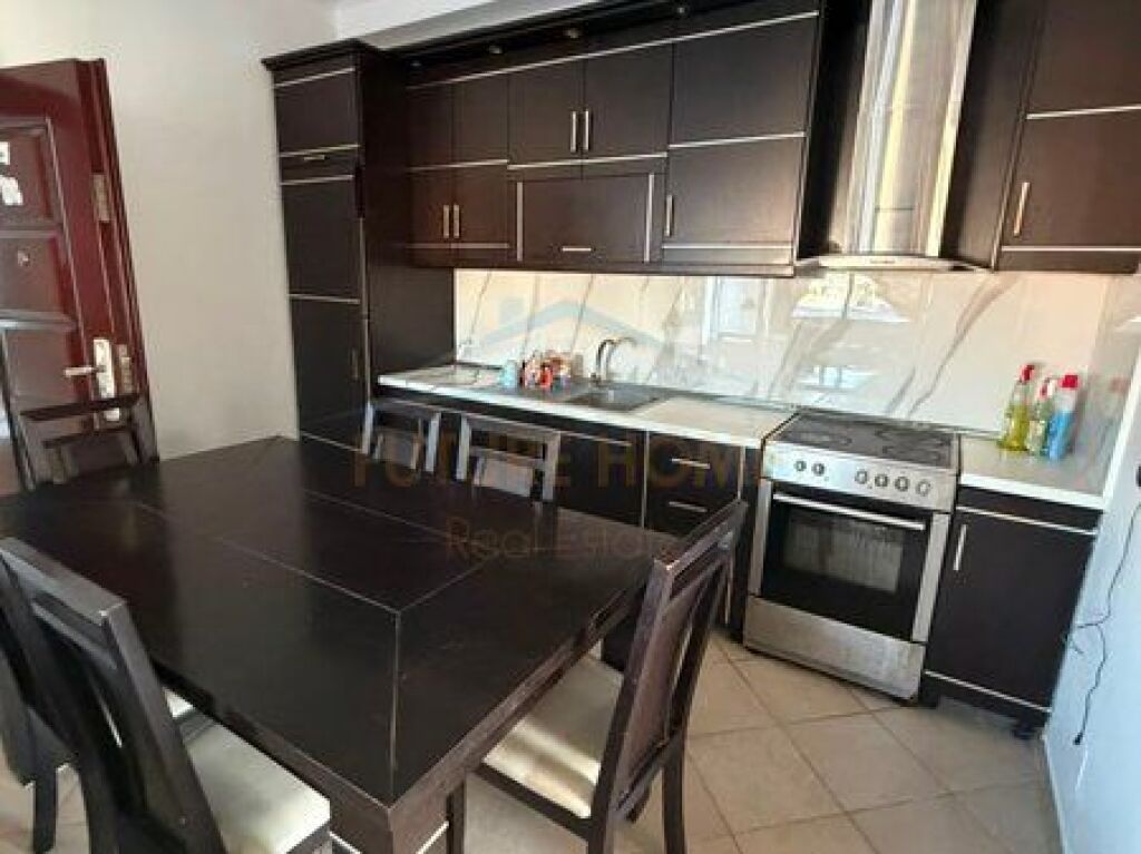 Shitet Apartament 2+1, Misto Mame
